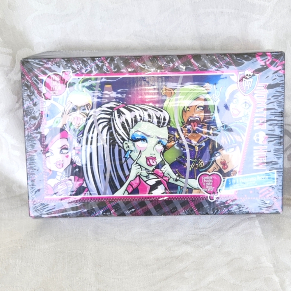 Monster High 3 in 1 Panorama puzzle 3 puzzles in one